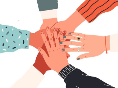 İnsanlar ortak değerlerle birleşmiş bir grup olarak ellerini birleştiriyor.