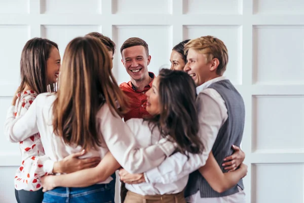 Group of people standing in circle in personal growth training — Stock Photo, Image