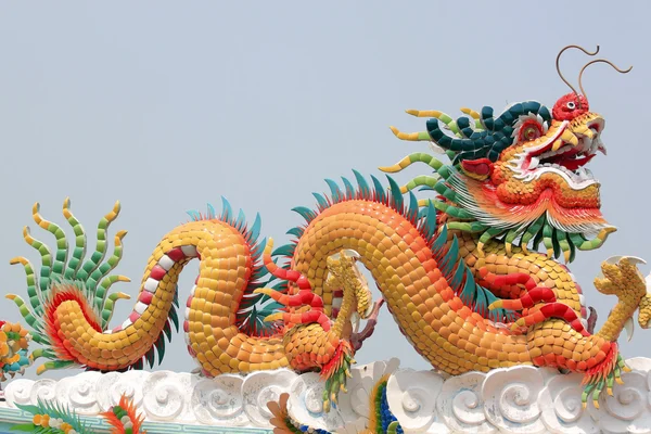 El Dragón de la escultura china . — Foto de Stock