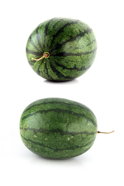 Två åtgärder vattenmelon på vit bakgrund. — Stockfoto
