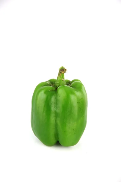 Peperoni verdi Tre colori su sfondo bianco . — Foto Stock