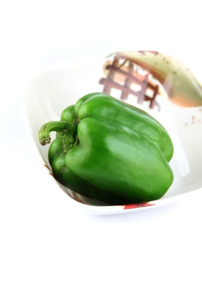 Зелений болгарського перцю в блюдо. — стокове фото