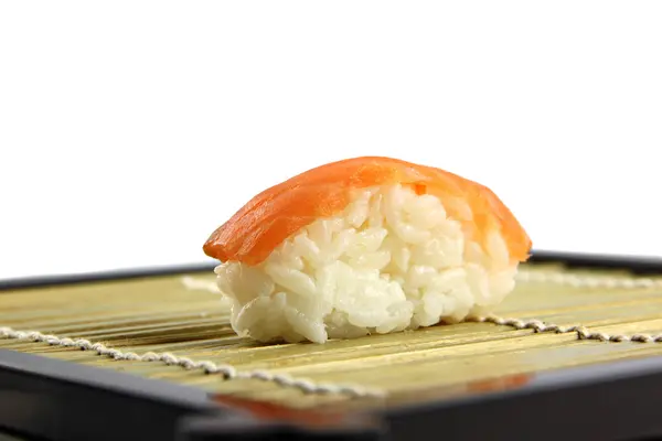 Il sushi al tonno sul piatto . — Foto Stock