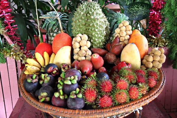 Frutas mistas na Tailândia . — Fotografia de Stock