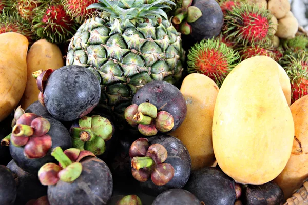 Muitas frutas na Tailândia . — Fotografia de Stock