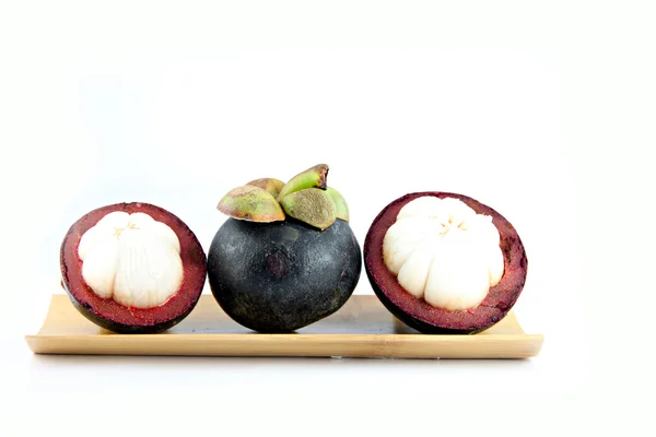 The Mangosteen on Bamboo dish. — Stock Photo, Image