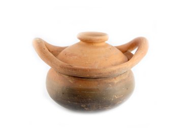 toprak ile yapılan süzücü pot.