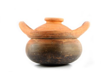 toprak ile yapılan süzücü pot.