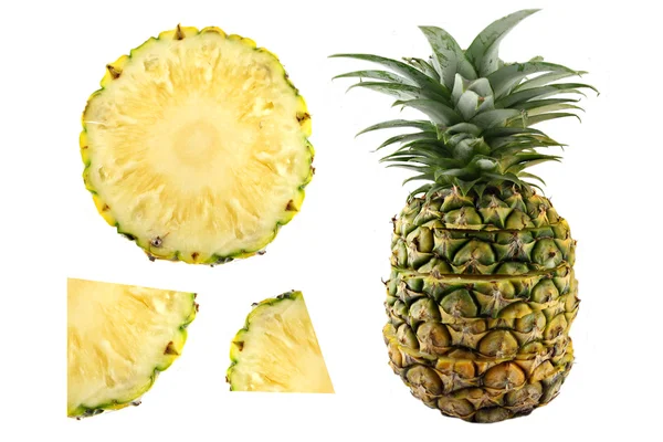 Ananas segmenten en ananas fruit. — Stockfoto