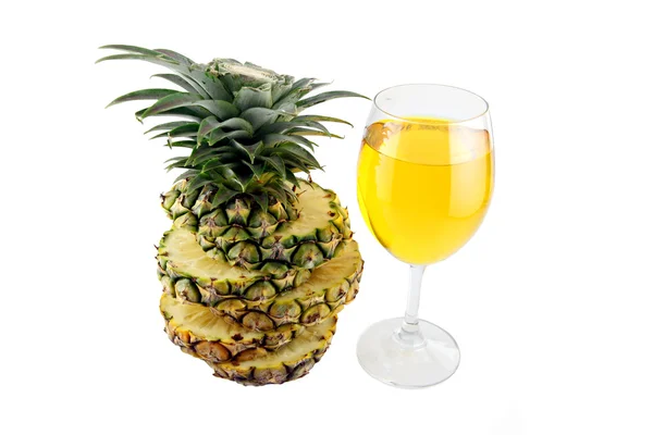 Jus d'ananas en verre. — Photo