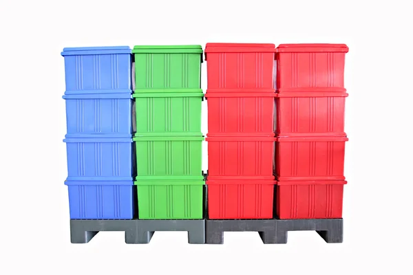 Verticaal plastic doos verpakking van eindproducten gerangschikt. — Stockfoto