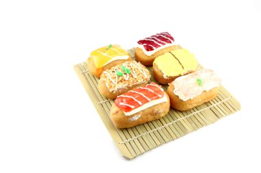 Bambu yemek suşi çörek karışımı.