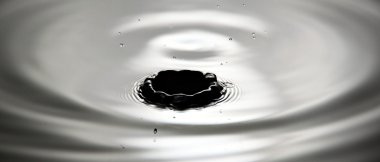 güzel bir şekil bir taç gibi mi su damlaları.