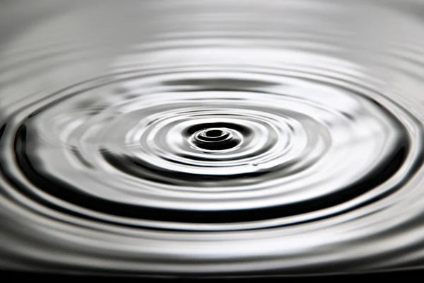 Pictures is water drops a beautiful shape. — Stock Photo, Image