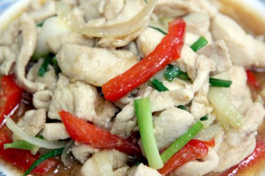 kızarmış tavuk biber ile.