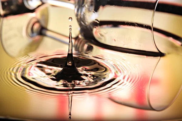 Colorful of water drops and beautiful shape in Basin. — Stock Photo, Image