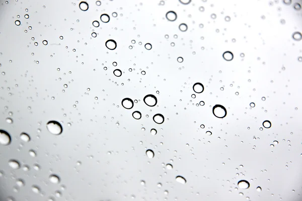 Gotas de água no carro pára-brisas . — Fotografia de Stock