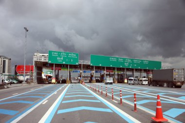 koleksiyon para geçiş ücretleri.