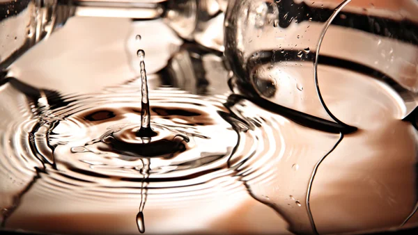 Color naranja y vidrio Fondo de gotas de agua una hermosa sha —  Fotos de Stock