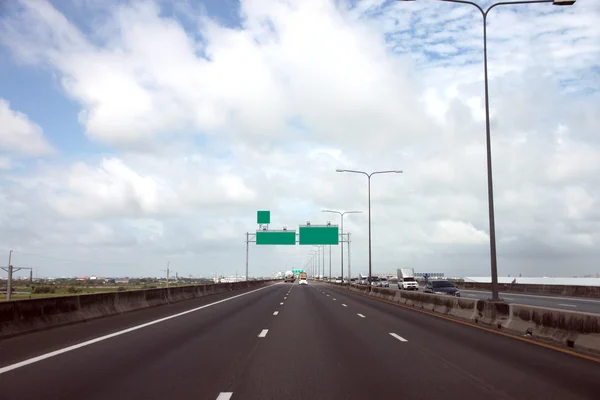 Straße auf der Autobahn. — Stockfoto