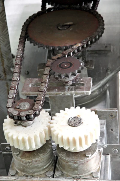 Gears'ı zincirine bağlı makine. — Stok fotoğraf