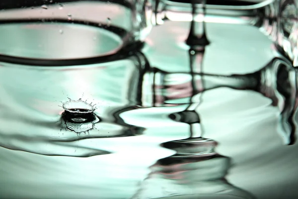 Green Water drop. — Stock Photo, Image