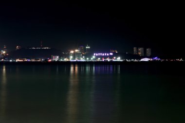 pattaya City, Tayland gece görünümü.