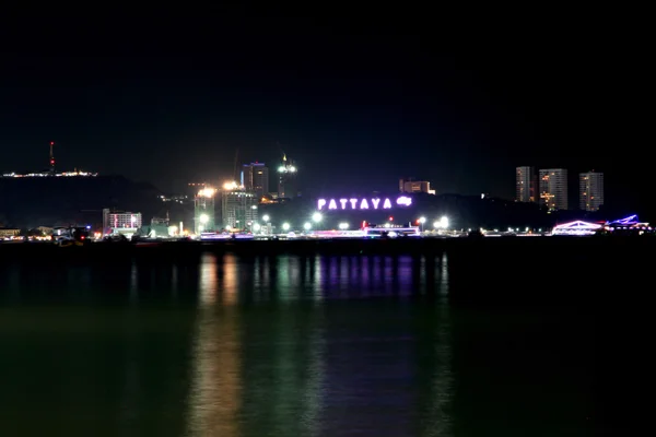 Nacht tijd weergave in pattaya city, thailand. — Stockfoto
