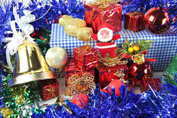 Adornos accesorios en Navidad o Año Nuevo . — Foto de Stock