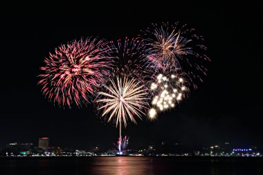 havai fişek veya kestane fişeği Pattaya, Tayland.