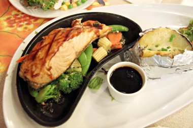 ızgara somon steak.