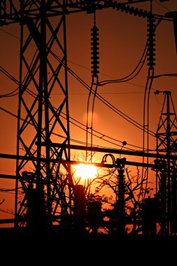 elektrik santrali günbatımı.
