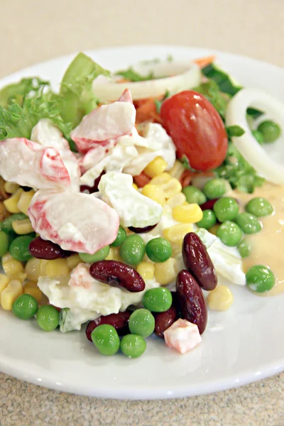 Tunny salad with mixed vegetables. — Stock Photo, Image