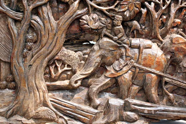 Motywy rzeźbione z drewna — Zdjęcie stockowe