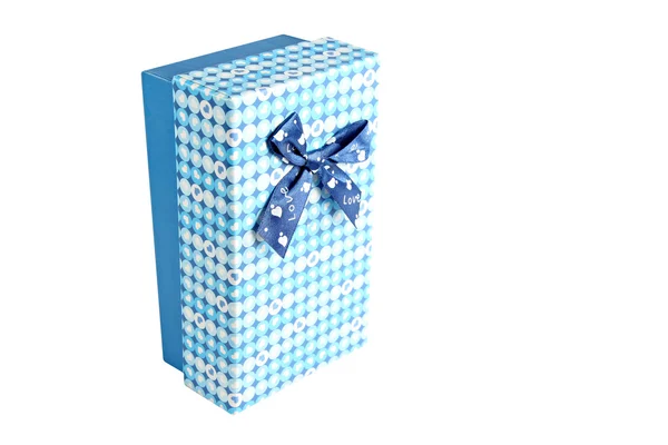 用孤立一个盖子的蓝色礼品盒. — 图库照片