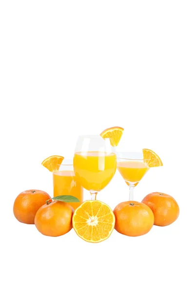 Mandarijn sinaasappelen en geïsoleerd glas. — Stockfoto