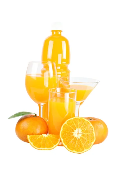 Mandarin oranges and glass isolated. — Stock Photo, Image