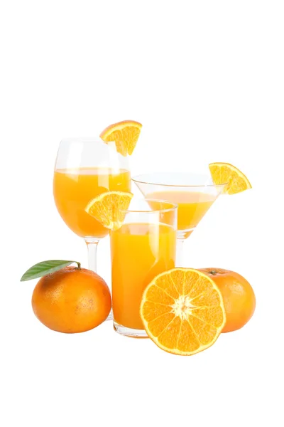 Mandarijn sinaasappelen en geïsoleerd glas. — Stockfoto