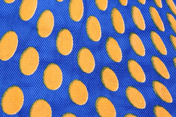 オレンジ色のドットを持つ青い布バッグ. — ストック写真