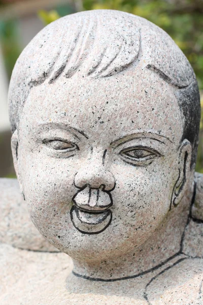 Chinese children of statues. — Stock Photo, Image