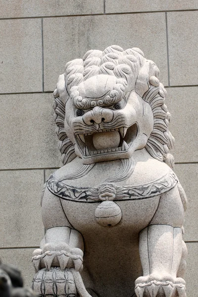 Stone lion sculpture. — Stock Photo, Image