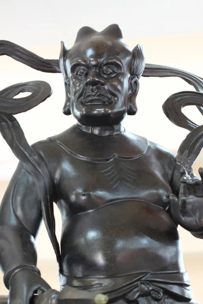 Statues de divinité noire de religion chinoise . — Photo