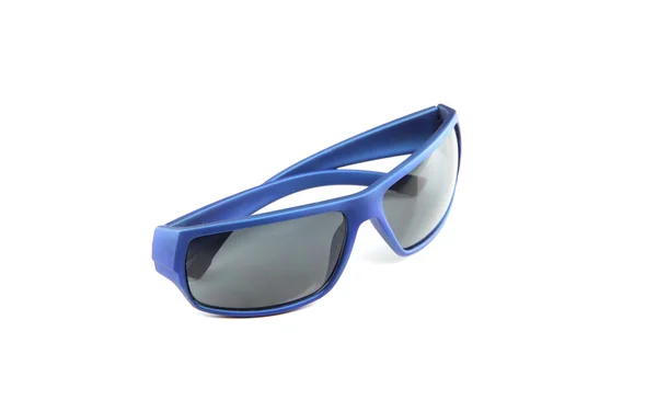 Primer plano gafas de sol azules aisladas . —  Fotos de Stock