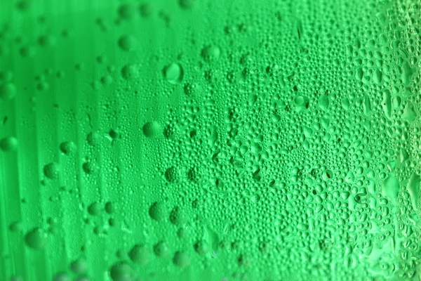 Verde de bebidas em vidro plástico para fundo abstrato . — Fotografia de Stock