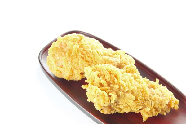 Жареная курица в блюде из изолированных . — стоковое фото