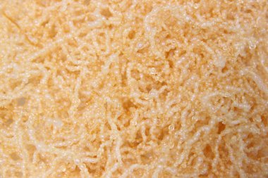 Çıtır çıtır kızarmış noodle.