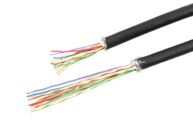 ve açık kablo izolasyon izole üzerinde beyaz korumalı.