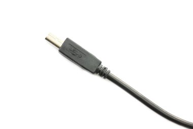 siyah usb eklentisi beyaz arkaplanda izole edildi.