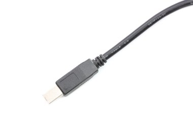 siyah usb eklentisi beyaz arkaplanda izole edildi.