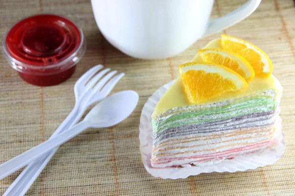 Gâteau orange et confiture de fraises. — Stock fotografie